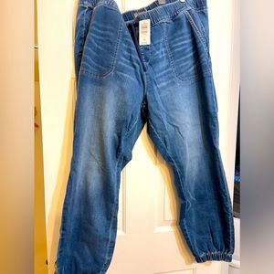 NWT Torrid 3X jogger style jeans with stretch waist